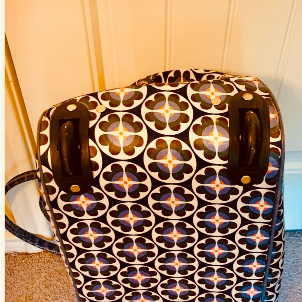 Kathy Van Zealand Carry on Travel Bag With wheels in Stylish Blue. - Picture 4 of 15